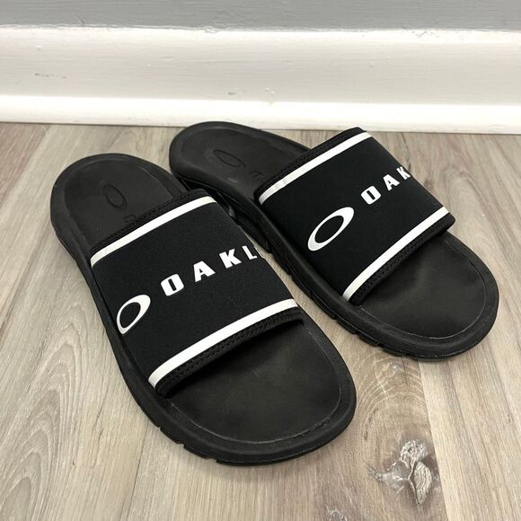Oakley Sandals Women’s 9 Iconic Black and White Logo Slip-On Slide - Picture 1 of 5